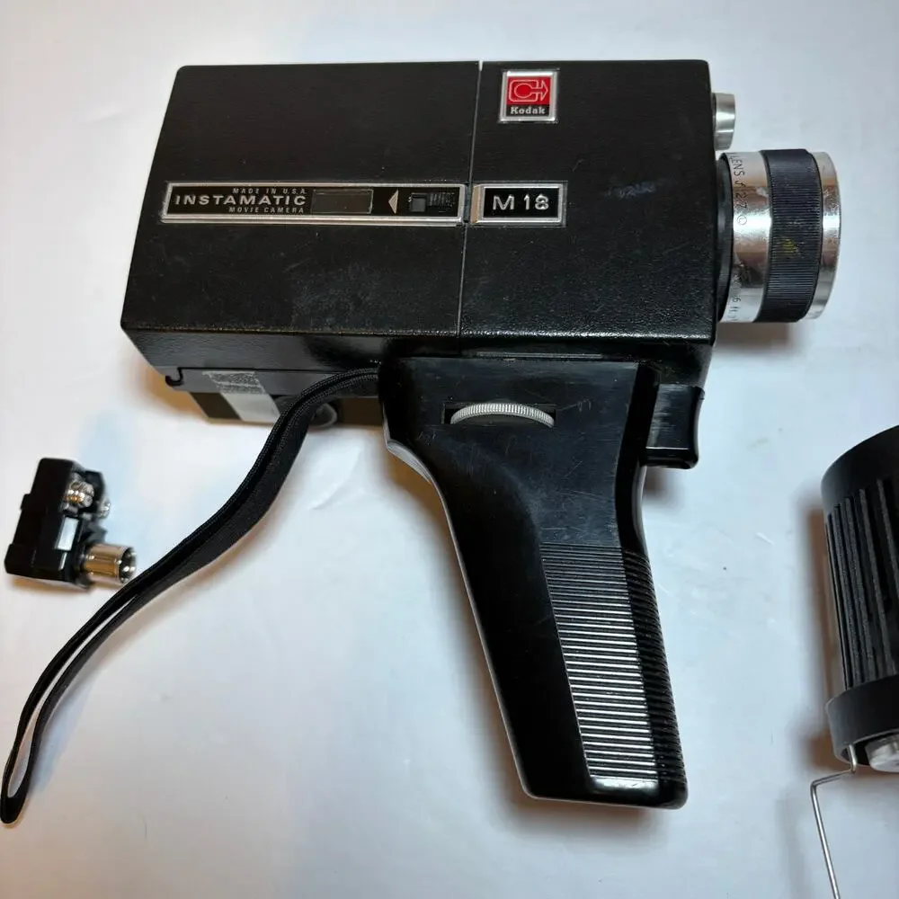 Vintage Kodak Instamatic M18 Super 8 Movie Camera & Movie Light Untested